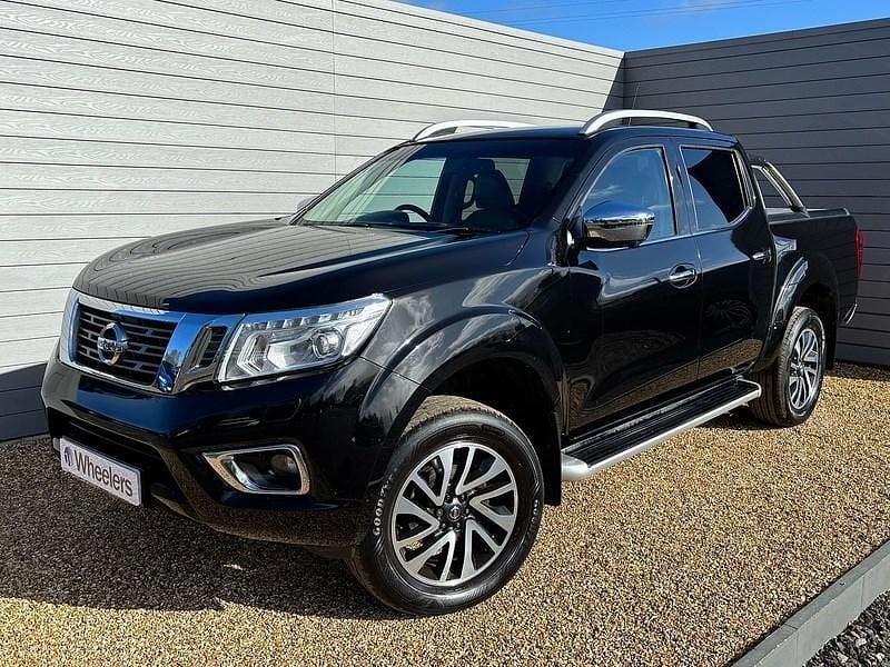 Used Nissan Navara Tekna 2016 Black Pickup