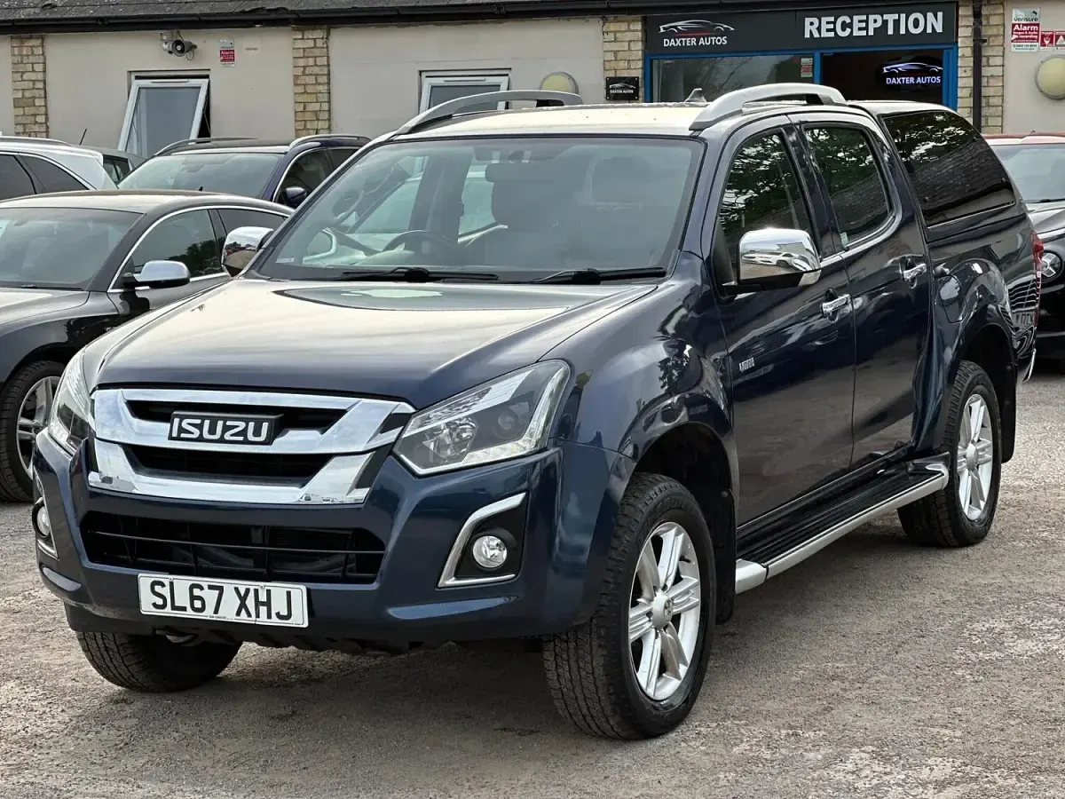 Used Isuzu D-Max 164 HP (120 kW) 2018 Blue Pickup
