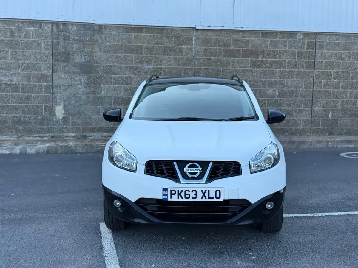 Used Nissan Qashqai 360º 2013 White SUV