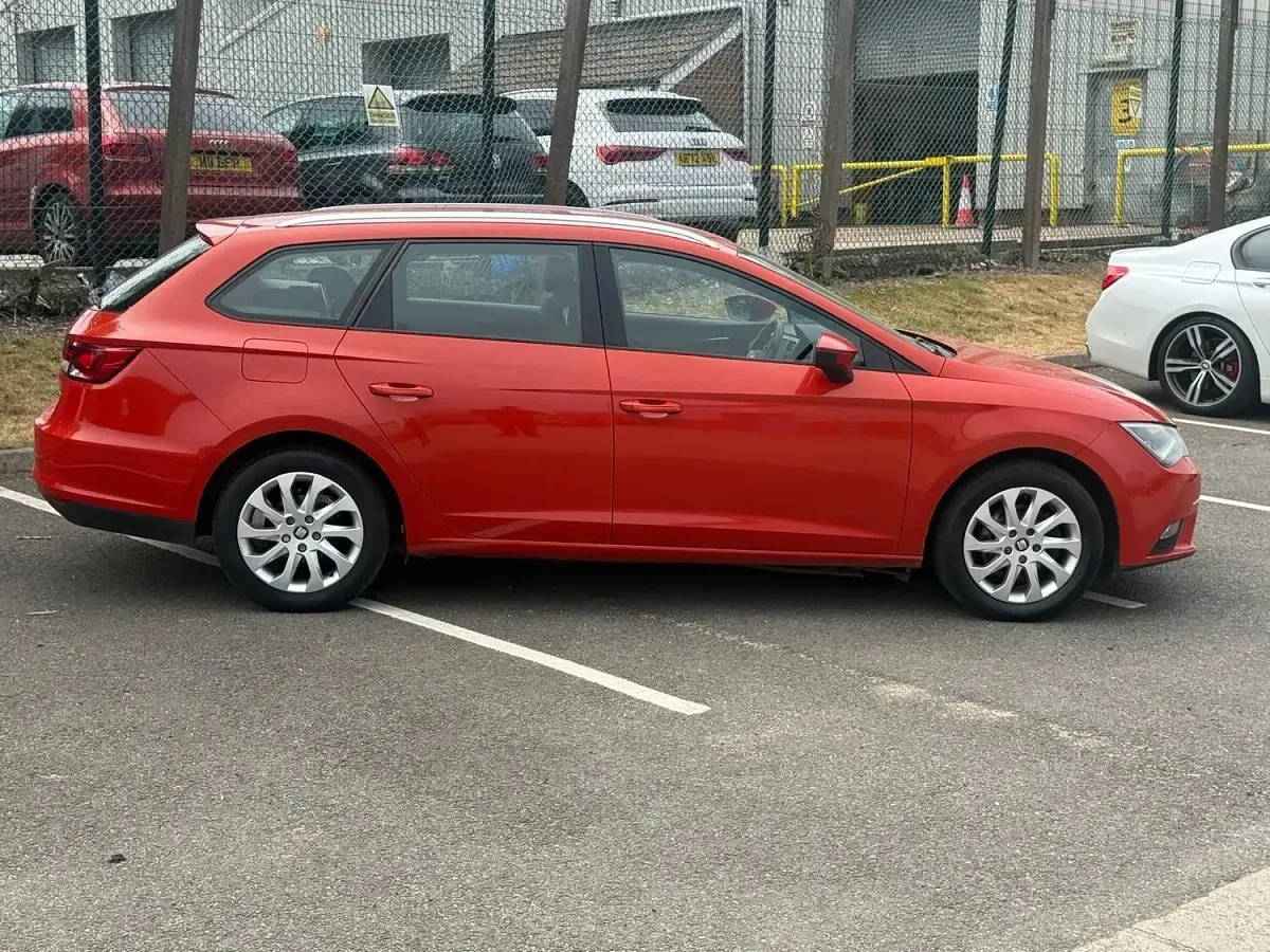 Used Seat Leon SE 2016 Red Estate