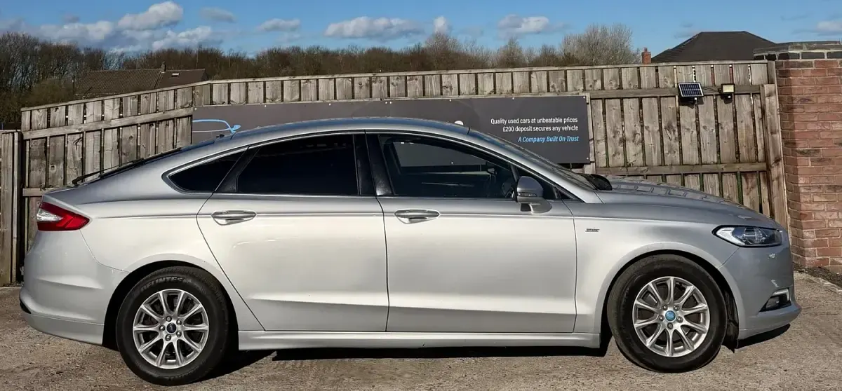 Used Ford Mondeo Titanium 150 HP (110 kW) 2017 Silver Hatchback