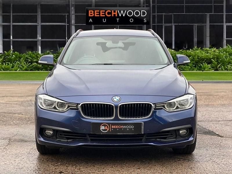 Used BMW 320 Luxury Line 184 HP (135 kW) 2018 Blue Estate