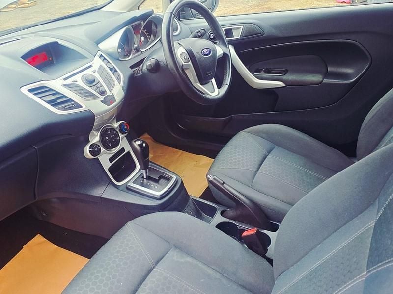 Used Ford Fiesta Zetec 96 HP (70 kW) 2012 Black Hatchback