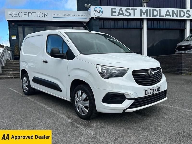 Used Vauxhall Combo Sportive 100 HP (73 kW) 2020 White MPV