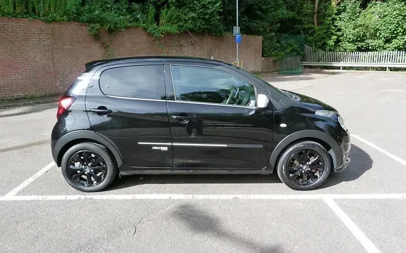 Used Citroën C1 72 HP (52 kW) 2019 Black Hatchback