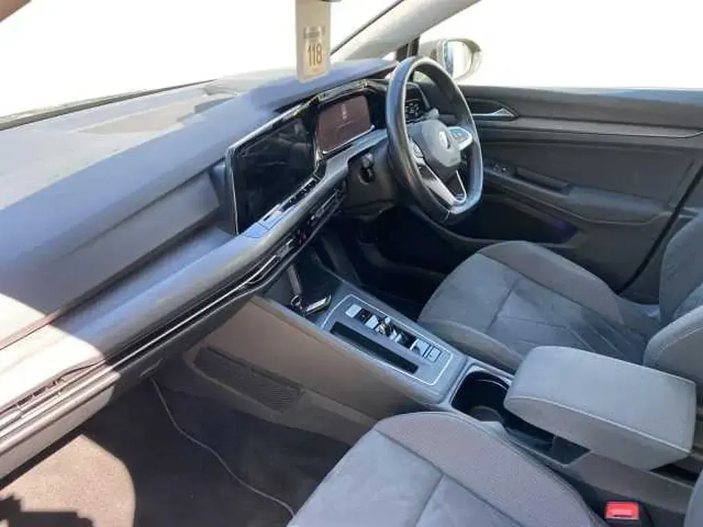 Second-hand VW Golf VII Style 150 CP (110 kW) 2021 Gri Hatchback