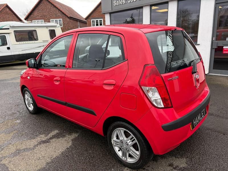 Used Hyundai i10 Comfort 2010 Red Hatchback