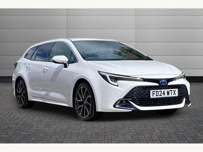 Pure white Used 2024 Toyota Corolla Sport Estate | £26,495 (Fair price) - Image 1/3