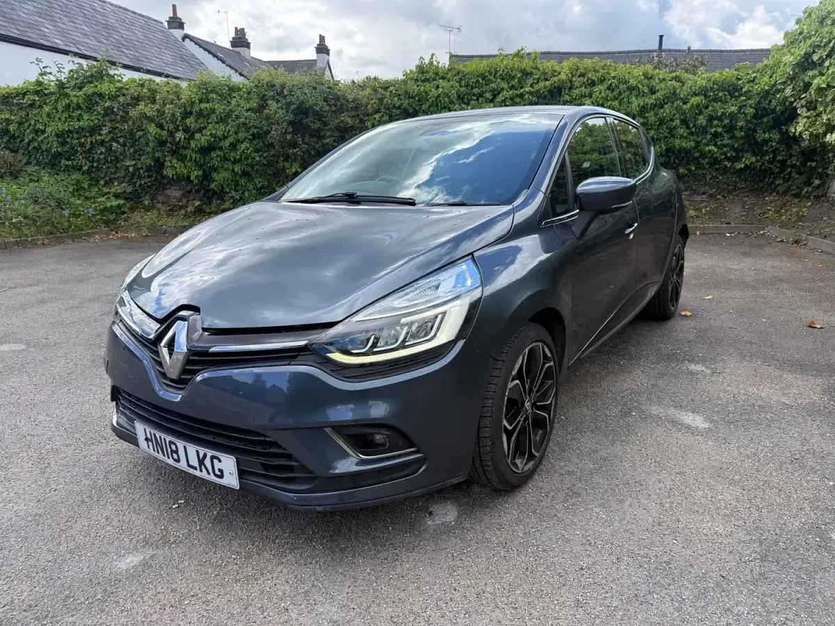 Usado Renault Clio IV Dynamique 90 HP (66 kW) 2018 Cinzento Citadino
