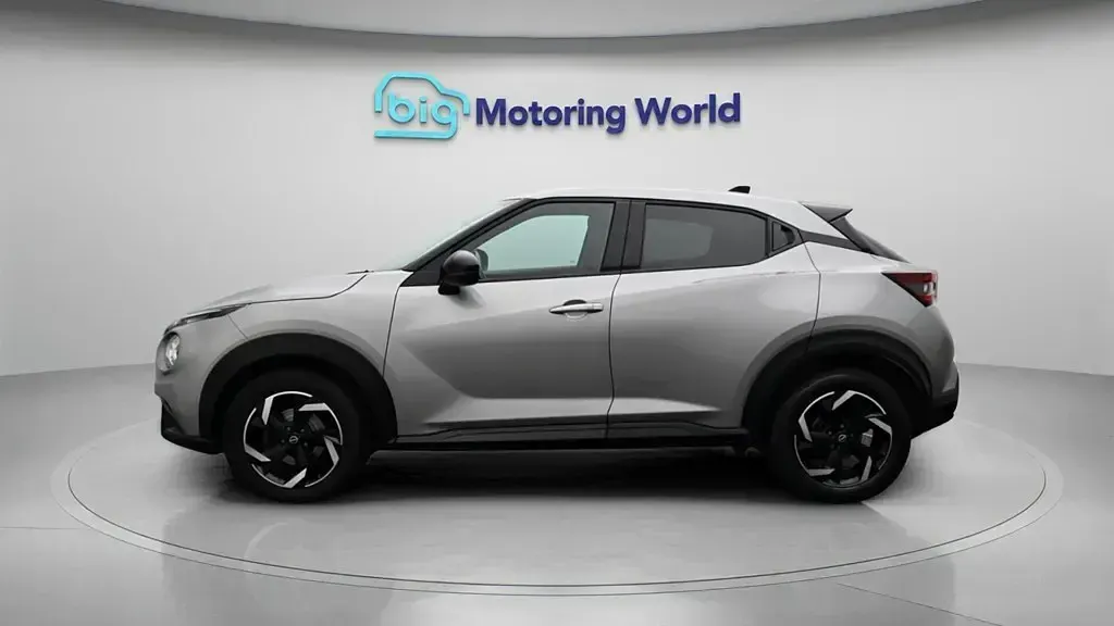 Used Nissan Juke N-Connecta 114 HP (83 kW) 2023 Silver SUV