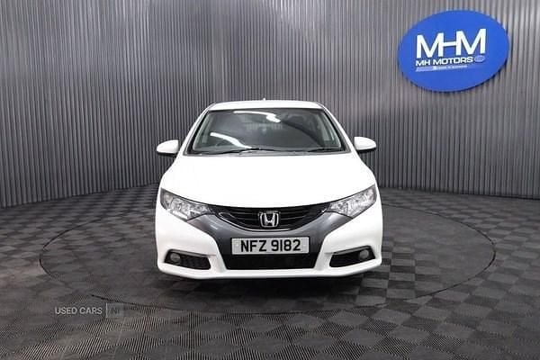Used Honda Civic ES 120 HP (88 kW) 2013 White Hatchback