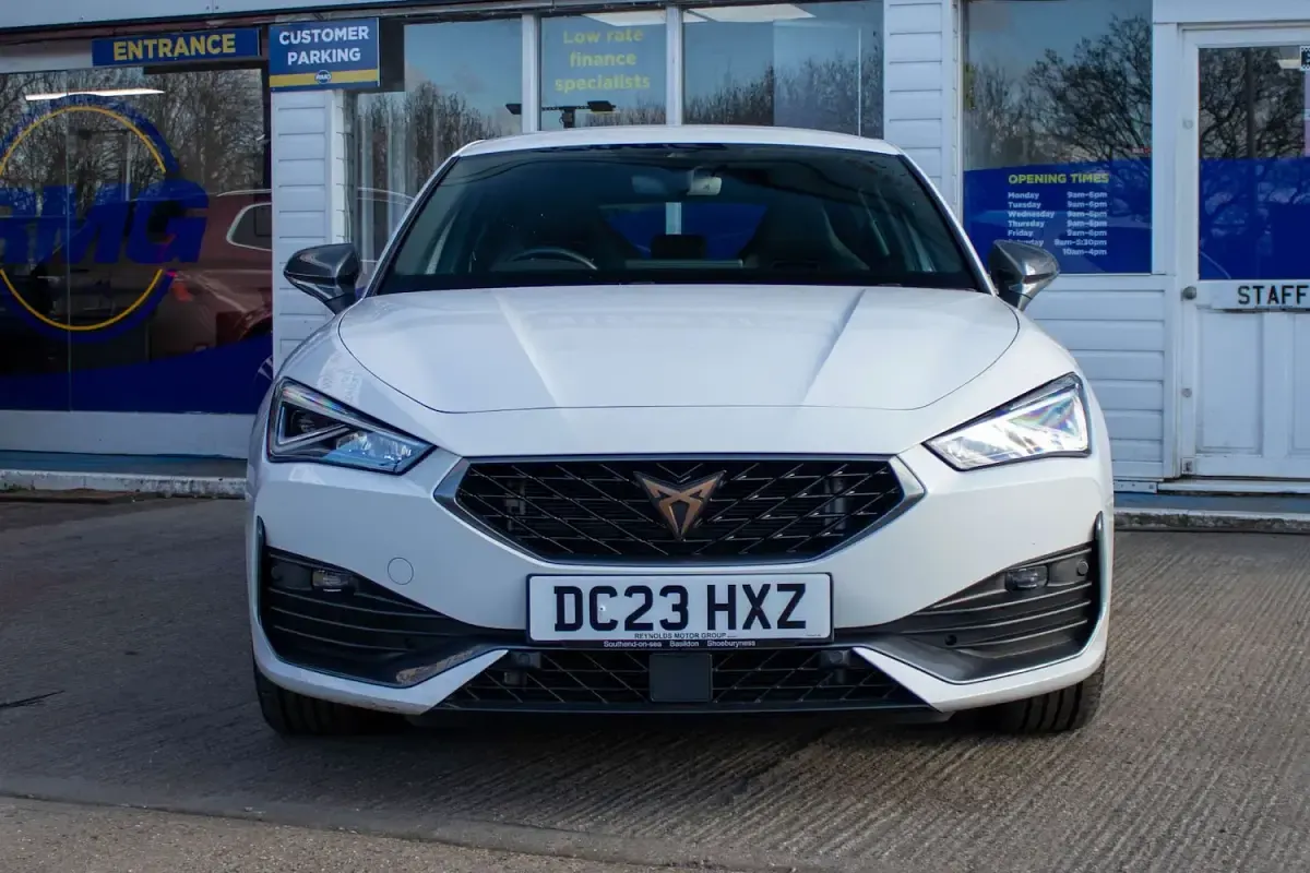 Used Cupra Leon VZ1 245 HP (180 kW) 2023 White Hatchback