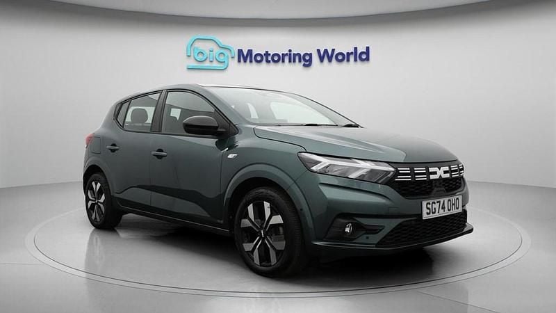 Used Dacia Sandero Journey 90 HP (66 kW) 2024 Green Hatchback