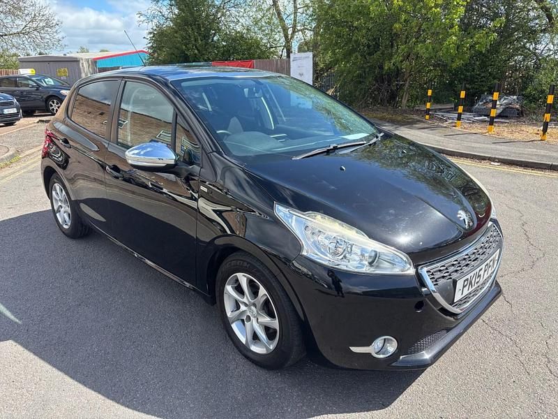 Used Peugeot 208 Style 82 HP (60 kW) 2015 Black Hatchback