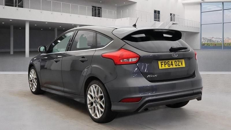 Used Ford Focus Zetec 115 HP (84 kW) 2014 Grey Hatchback