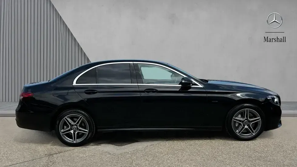Usado Mercedes E300 AMG line 306 HP (225 kW) 2020 Preto