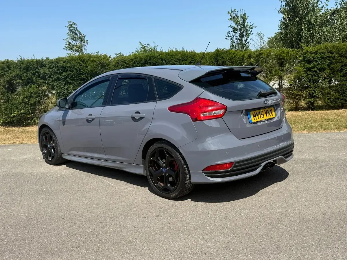 Used Ford Focus ST 250 HP (183 kW) 2015 Grey Hatchback