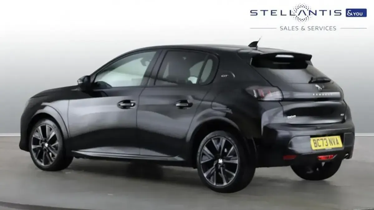 Used Peugeot 208 GT 99 HP (72 kW) 2024 Black Hatchback