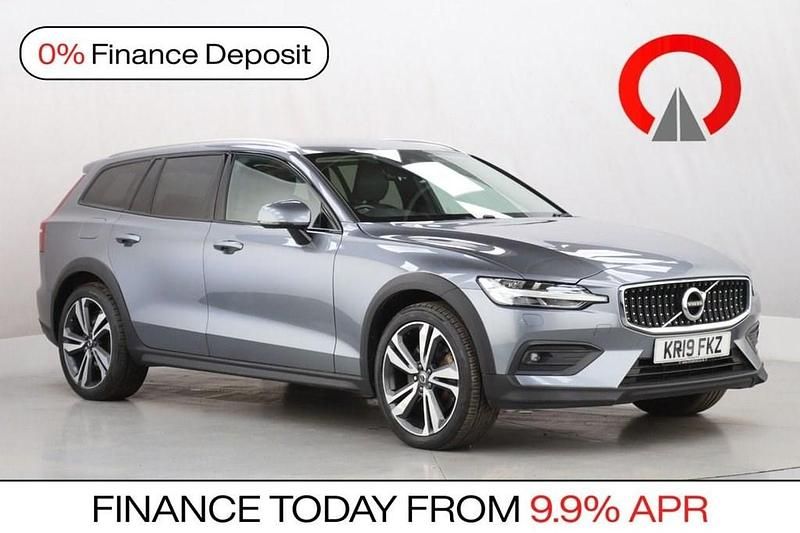 Usado Volvo V60 CC Plus 190 HP (139 kW) 2019 Cinzento Carrinha