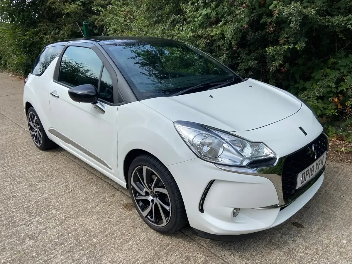 Used DS Automobiles DS3 Connected Chic 2018 White Hatchback