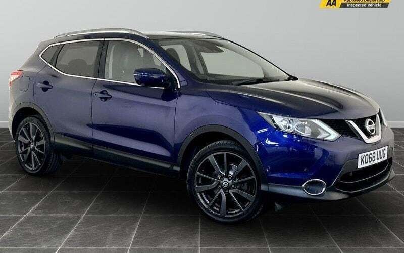 Blue Used 2016 Nissan Qashqai Tekna SUV | £7,395 (Good price) - Image 1/2