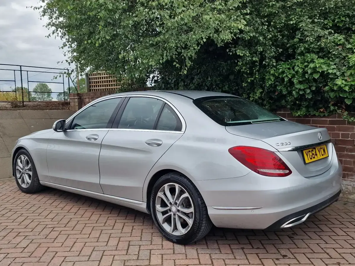 Used Mercedes C200 184 HP (135 kW) 2014 Silver Sedan