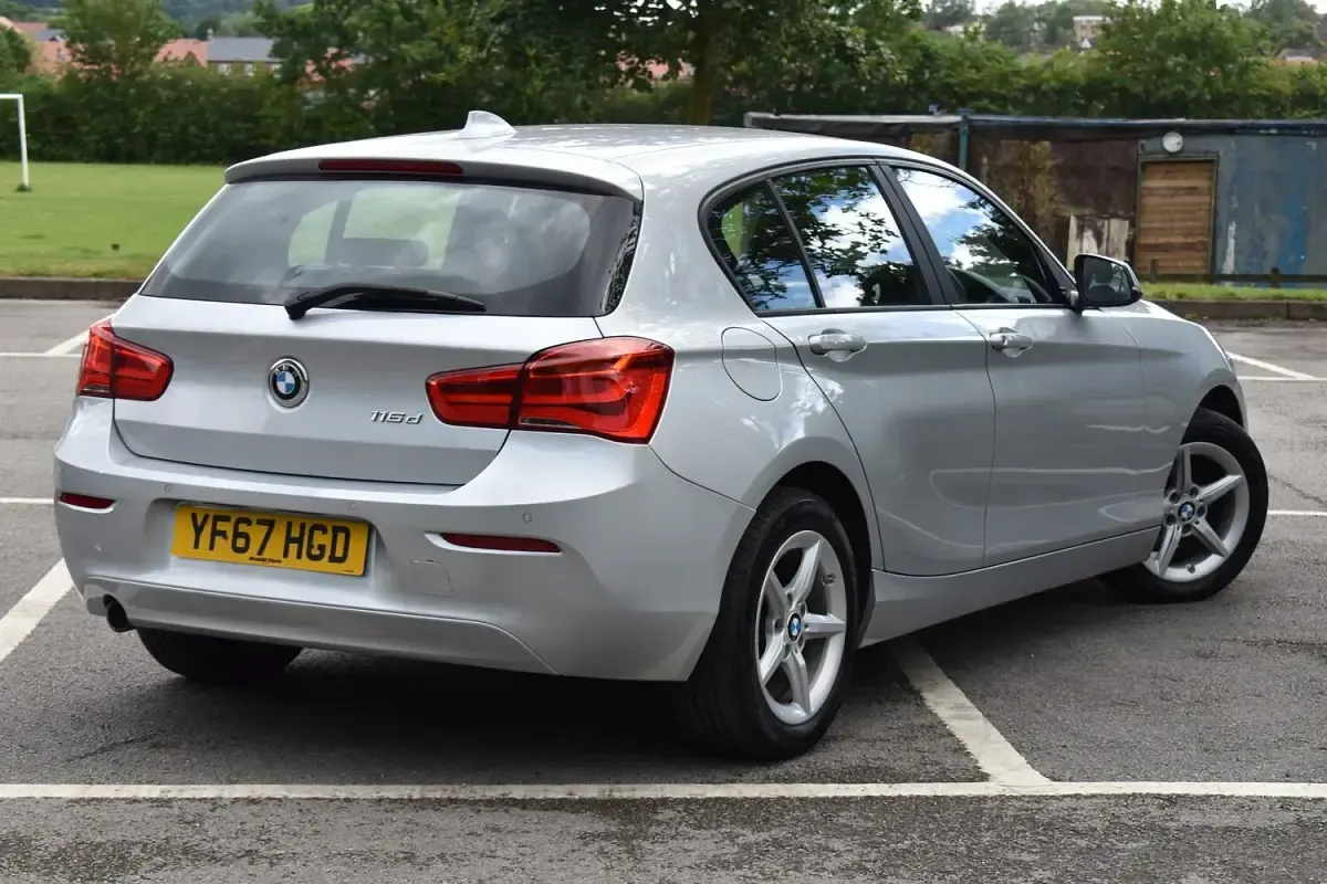 Used BMW 116 Comfort Edition 116 HP (85 kW) 2017 Silver Hatchback