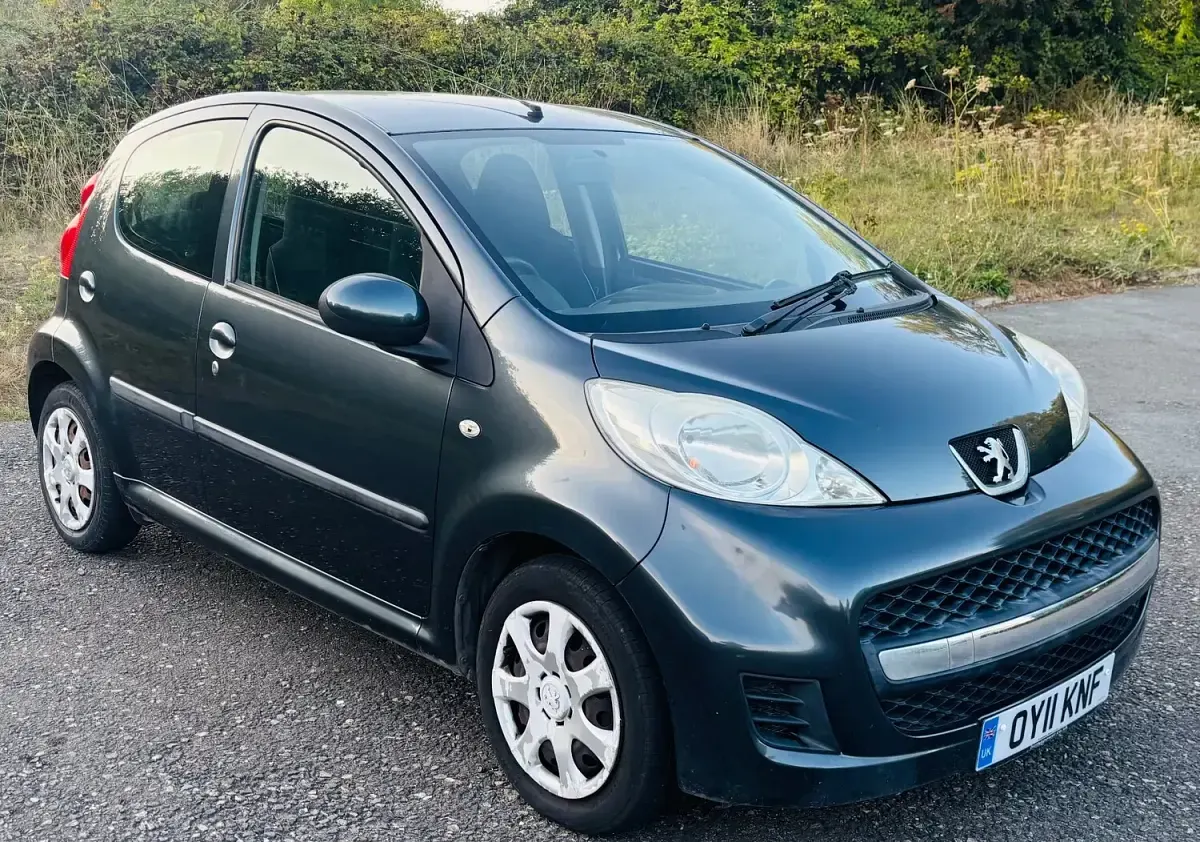 Used Peugeot 107 68 HP (50 kW) 2011 Grey Hatchback