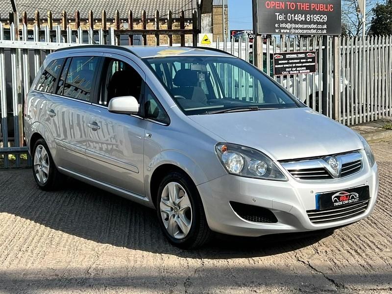 Second-hand Vauxhall Zafira 2011 Argintiu Monovolum