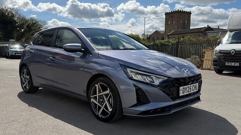 Used Hyundai i20 Premium 90 HP (66 kW) 2025 Blue Hatchback