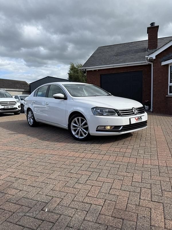 White Used 2014 VW Passat Executive Sedan | £6,975 (Expensive) - Image 1/4