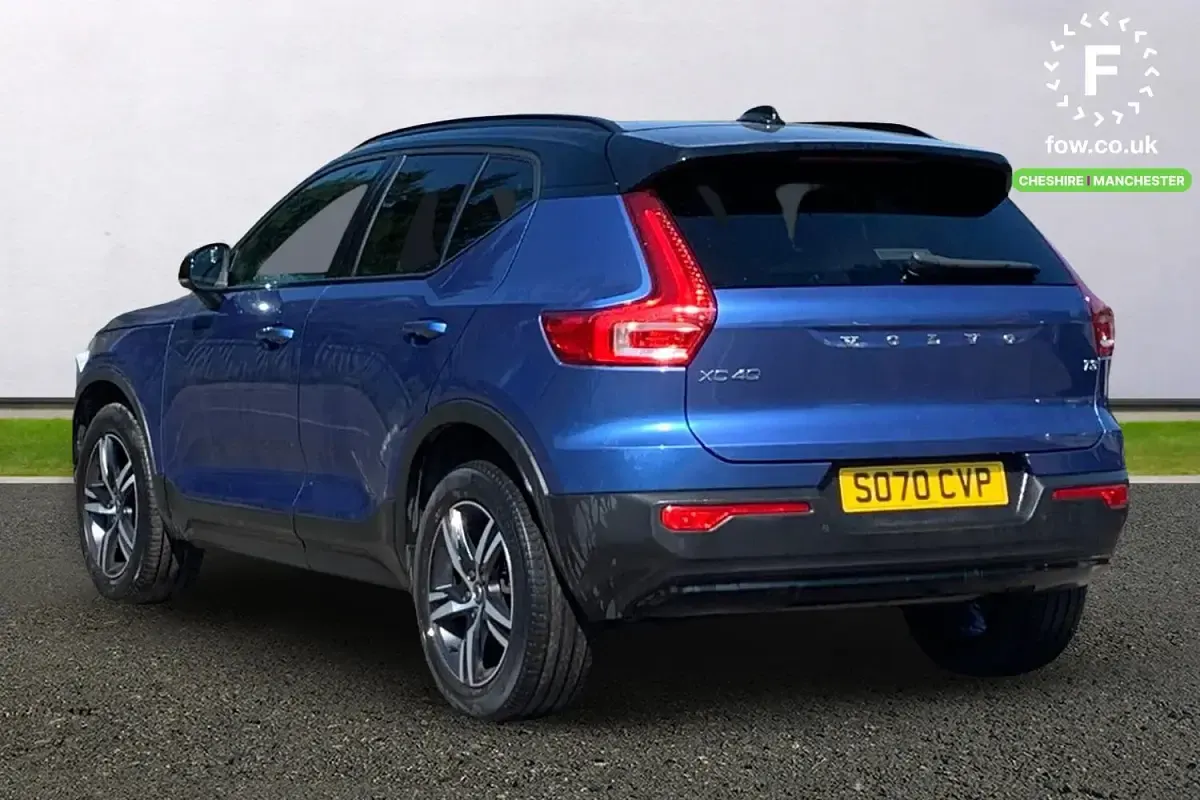 Used Volvo XC40 R-Design 163 HP (119 kW) 2021 Blue SUV