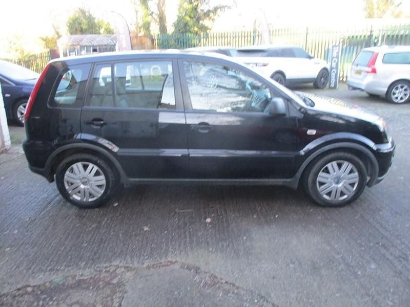 Used Ford Fusion Zetec 79 HP (58 kW) 2010 Black Hatchback