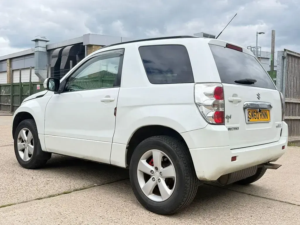 Usado Suzuki Grand Vitara SZ4 169 HP (124 kW) 2010 Branco SUV