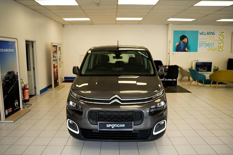 Begagnad Citroën Berlingo Feel 100 HK (73 kW) 2018 Grå Minibuss