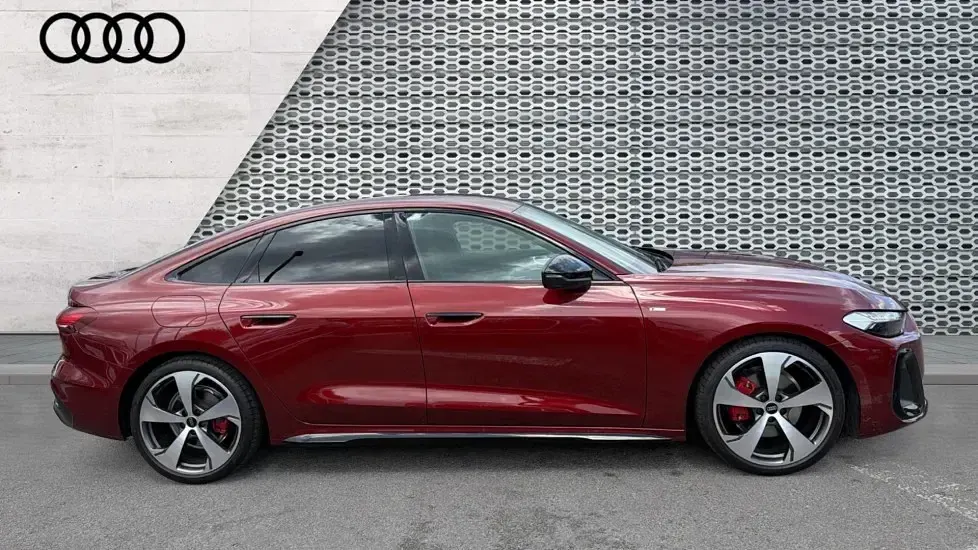 Used Audi A5 Sportback Advanced 204 HP (150 kW) 2025 Red Hatchback