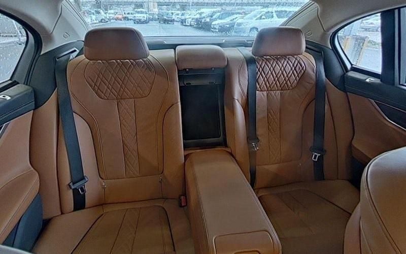 Used BMW 740L Exclusive 326 HP (239 kW) 2018 Sedan