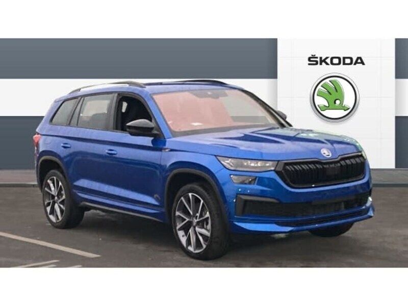 Race blue metallic Used 2022 Skoda Kodiaq SportLine SUV | £30,995 (Fair price) - Image 1/4