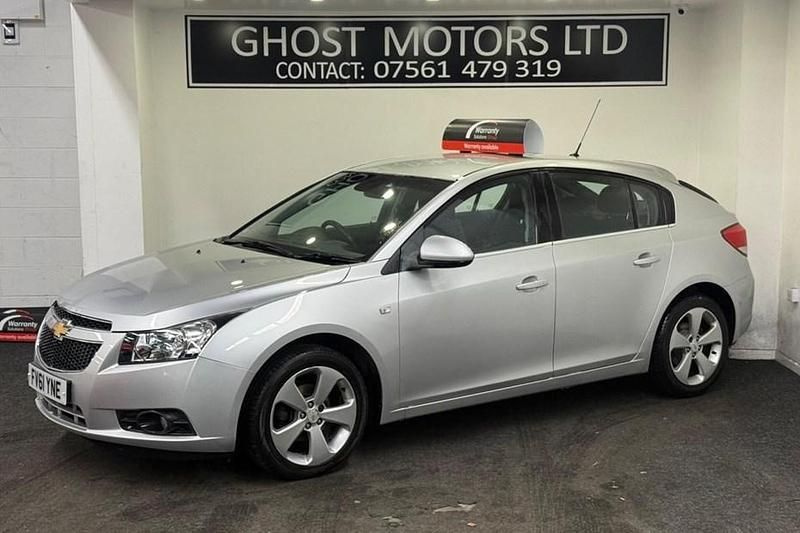 Used Chevrolet Cruze LTZ 141 HP (103 kW) 2012 Silver Hatchback