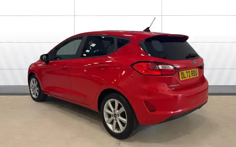 Usado Ford Fiesta Trend 101 CV (74 kW) 2022 Rojo Utilitario