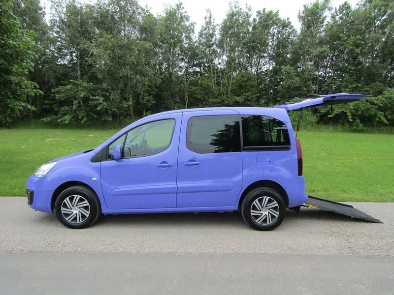 Blue Used 2019 Citroën Berlingo Feel MPV | £8,995 (Good price) - Image 1/3