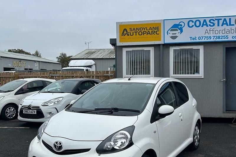 White Used 2012 Toyota Aygo Hatchback | £1,499 (Good price) - Image 1/1