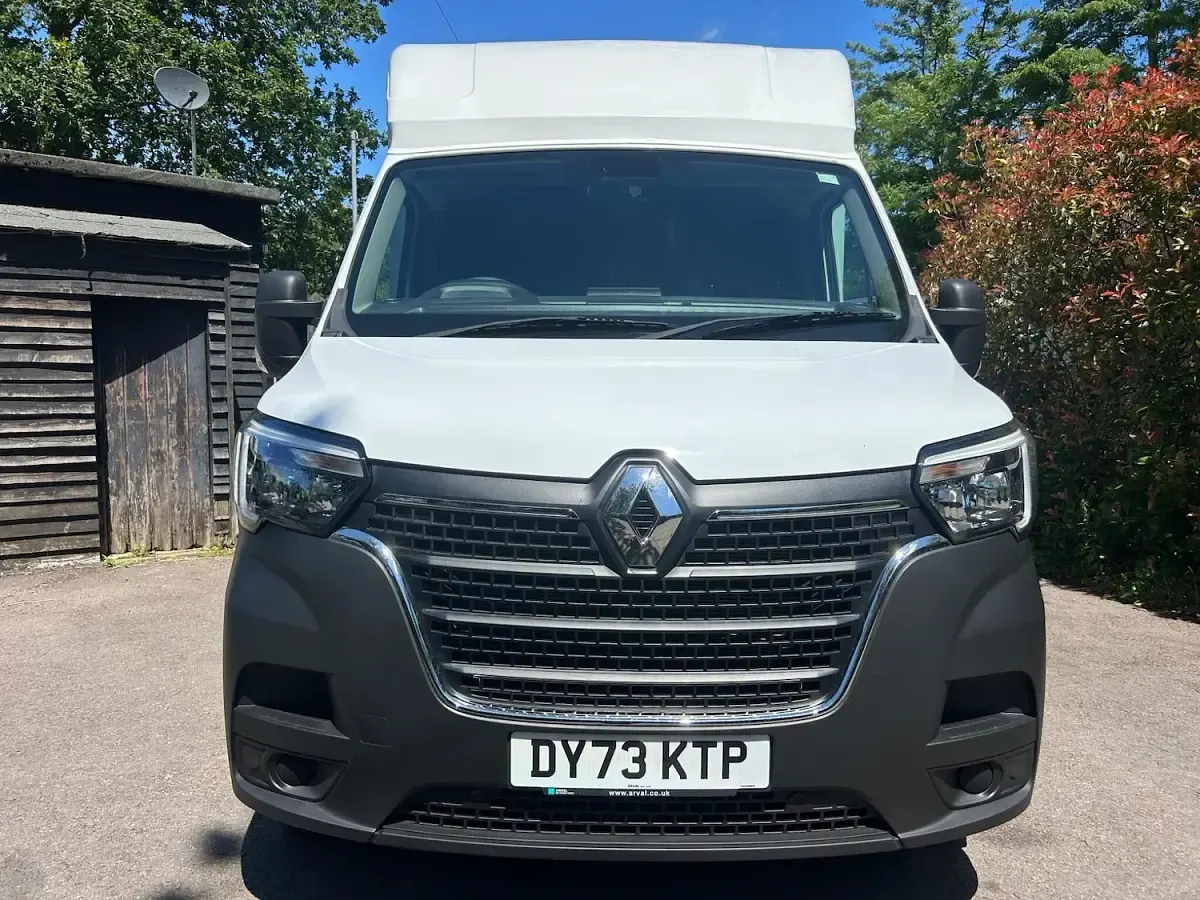 Used Renault Master Business 2023 White MPV