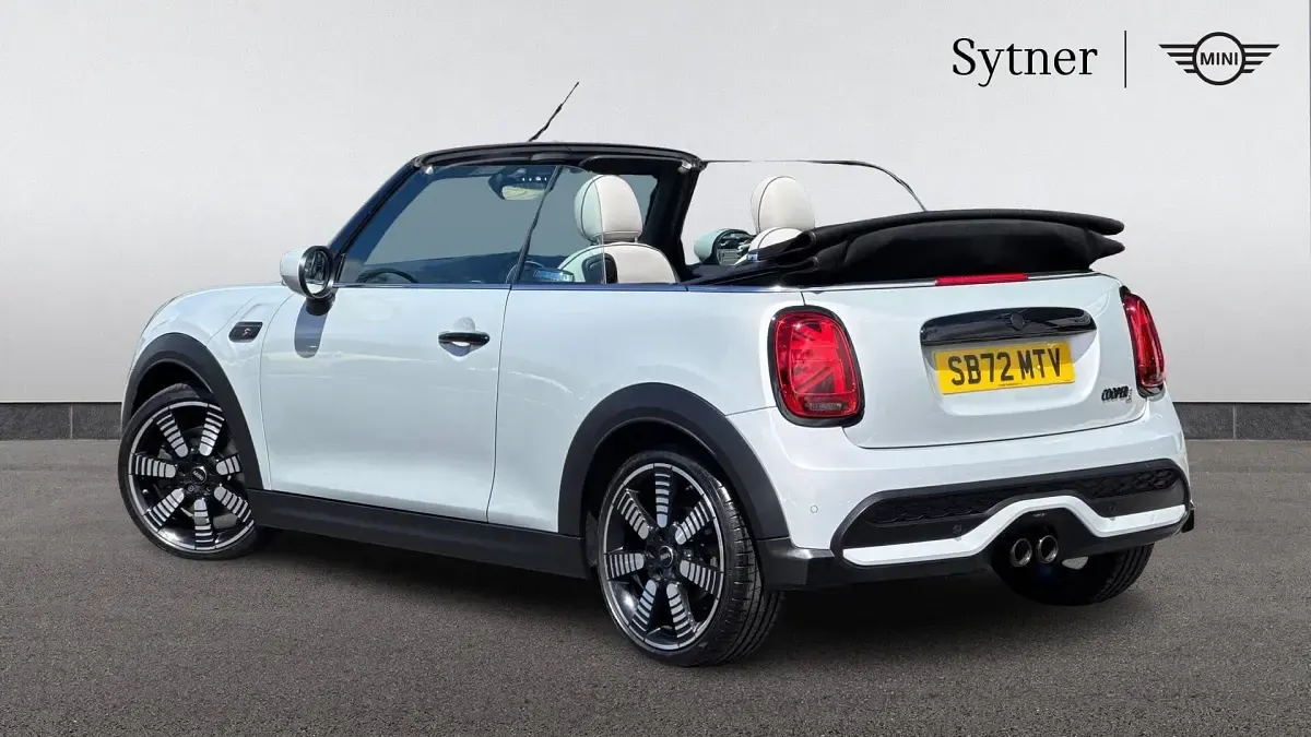 Used Mini Cooper S Exclusive 176 HP (129 kW) 2023 Silver Hatchback