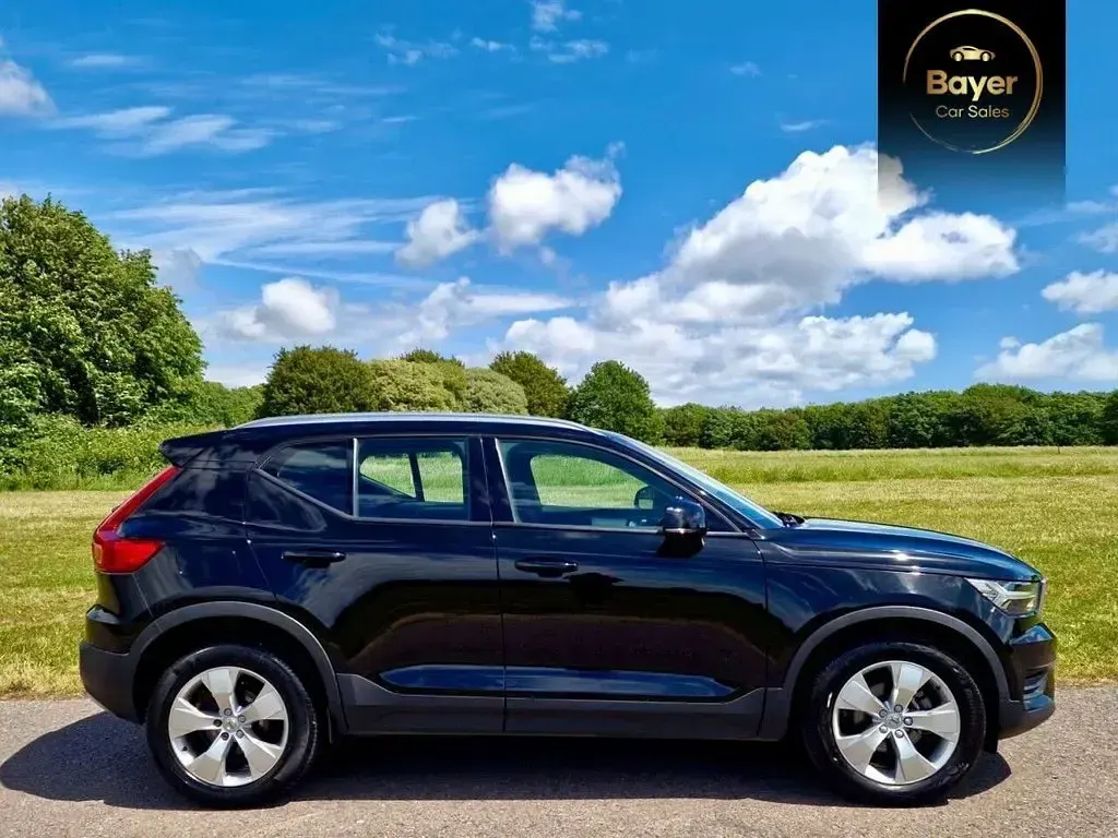 Used Volvo XC40 Momentum 2020 Black SUV