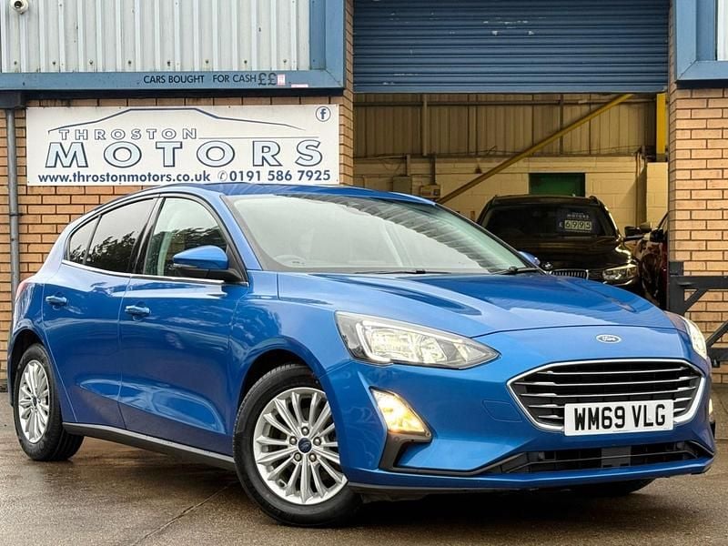 Used Ford Focus Titanium 120 HP (88 kW) 2020 Blue Hatchback