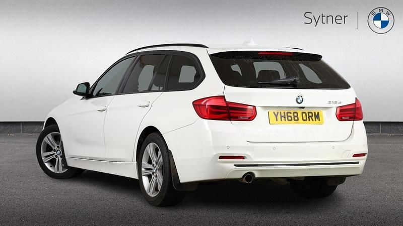 Used BMW 318 Sport Line 148 HP (108 kW) 2019 White Estate