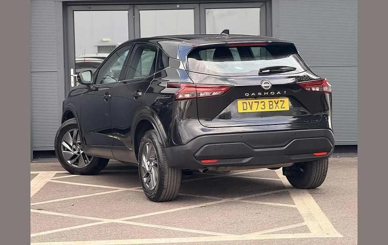 Used Nissan Qashqai Acenta Premium 155 HP (114 kW) 2023 Black SUV