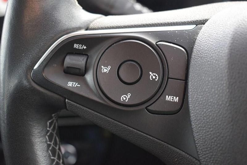 Used Vauxhall Mokka Design Edition 100 HP (73 kW) 2023 White SUV