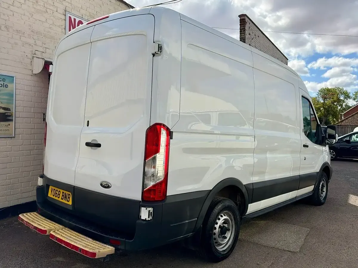 Used Ford Transit 130 HP (95 kW) 2018 White Van